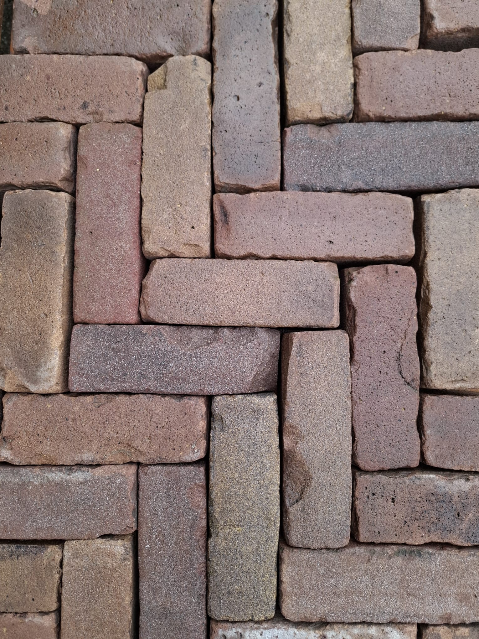 Dikformaat rood genuanceerd (P09)